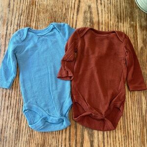 Long sleeve inside Sz 0-3 months